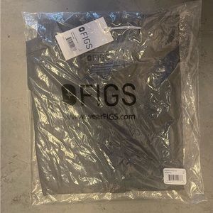 Graphite Figs Scrub top